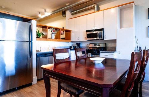 The Villas Condo | Clean Comfortable Santana Row Condo