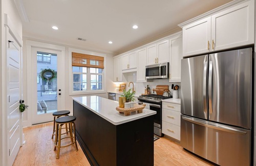 Hampton-Pinckney Historic District House | Clean & Comfortable - Walk to Downtown Greenville - Premier Host - Free Parking