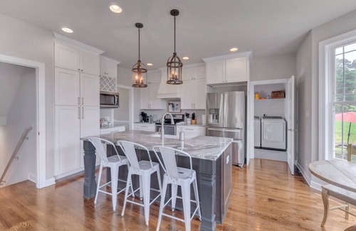 Afton House | Clean family-friendly 5BR in the HEART of Virginia's Wine Country - Amazing views, basement game room, new outdoor patio