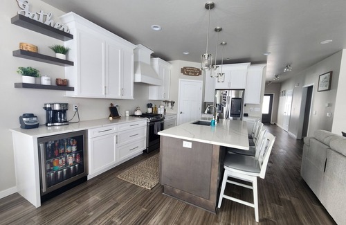 Butte Des Morts House | Clean, family friendly rental in a safe neighborhood!