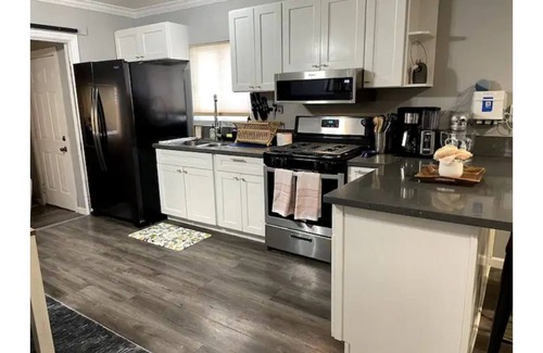 Anaheim Colony Historic District House | CLEAN|LUXURIOUS| COZY HOME| 2.4MILES FROM DISNEY