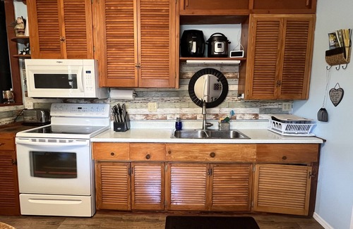 Overgaard Cabin | Clean, Private, Pet-friendly Family Getaway