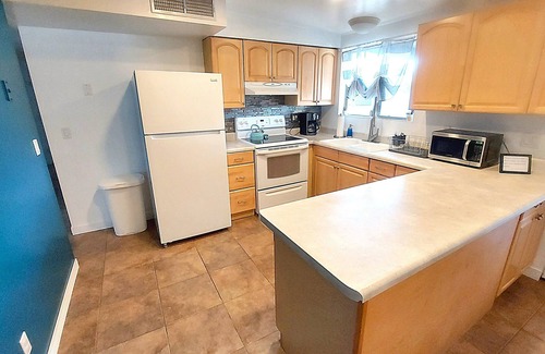 Tucson House | Clean & quiet retreat with private backyard near shopping & trails.