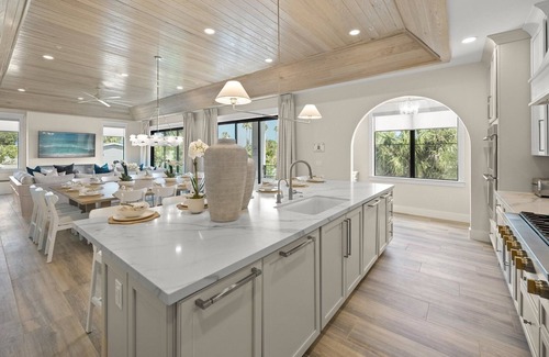 Clearwater Beach House | Clearwater Luxury-Resort Pool/Spa/Slide-Bay/Mini Golf-Gulf Views-Bike to Beach