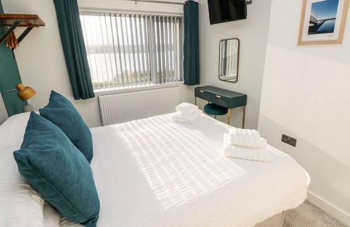 Neyland House | CLEDDAU SOUND, family friendly, country holiday cottage in Neyland