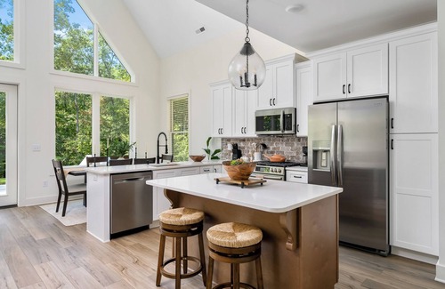 Central House | Clemson Cove - Beautiful new construction on outskirts of Clemson!