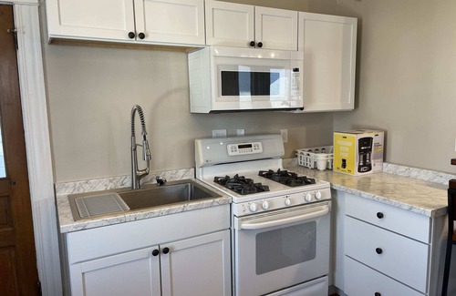 Norwood House | Cleneay #2, Private 3 Bed near Xavier & Downton