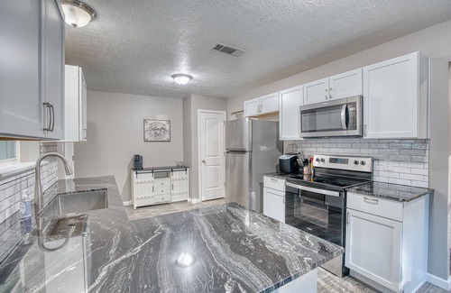 Voth House | Click Now 20% Off Spindletop House 4 bedroom 3 bath & Gameroom! π©π²π°π¦πΈ