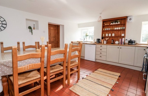 Scawton House | CLIFF COTTAGE, pet friendly, character holiday cottage in Thirsk