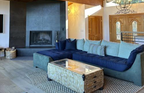 Round Hill Village House | Cliffside Retreat
