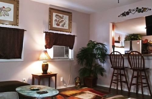 Bacliff House | Clifton By The Sea Bungalow-2 Miles from Kemah Boardwalk- Pet Friendly