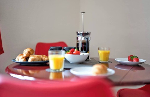 Cotham Apartment | Clifton Penthouse, Parking x1, Near Centre, Garden