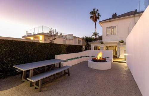 Clifton Apartment | Clifton YOLO Spaces - Clifton Mansion Villa Apartment