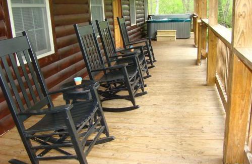 Whittier House | Climbing Bear Creekside Cabin