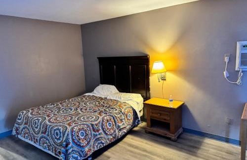 Clintonville Hotel | Clintonville Motel