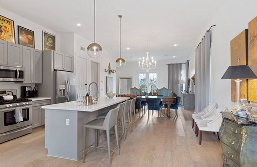 Faubourg Lafayette House | Clio Street Masterpiece- 3BR Ideal location-Professionally designed