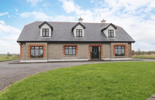 Ballinrobe House | Cloonacastle Cottage