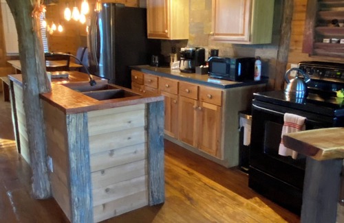 Jonesville Cabin | Close to Ark Encounter and Creation Museum!
