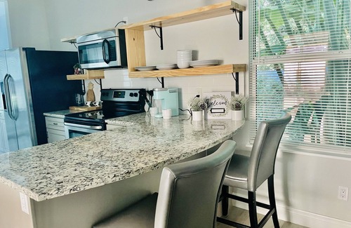 Southwest House | Close to beach & shopping & airport Charming Mission Style Home built in 1926.