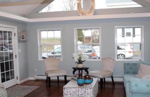 Marlborough House | Close to BOSTON 5Beds2bath w/ Parking and Laundry