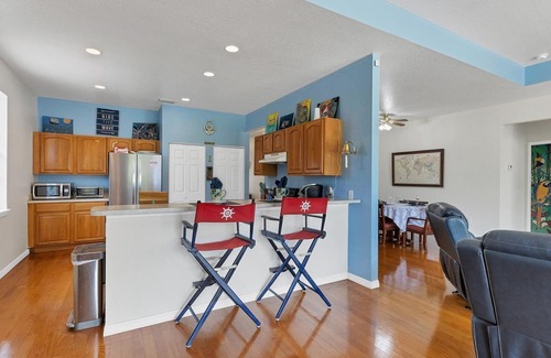 Laurel House | Close to Casey Key Nokomis Beach Pet Friendly Large Yard
