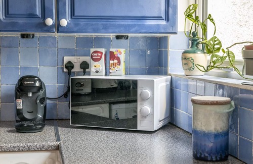Belfast House | Close to city centre home with public transport