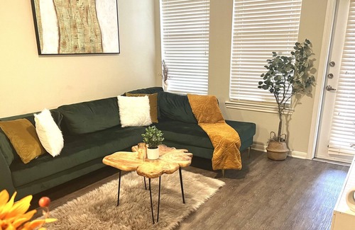 Lazybrook/Timbergrove Apartment | Close to downtown Houston: free gated parking