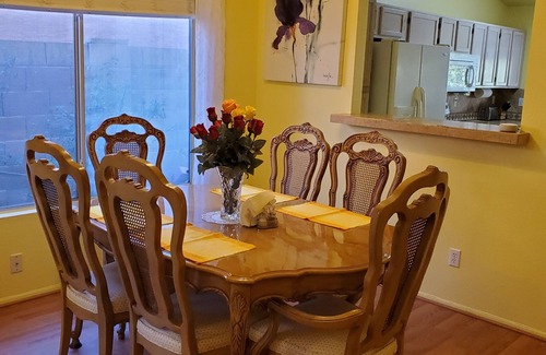 Phoenix House | Close to : Everything. Glendale State F.nStadium , Shopping centers , n