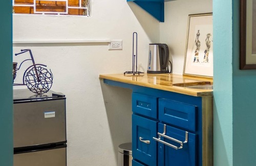 Barbican Apartment | Close to great food & essentials