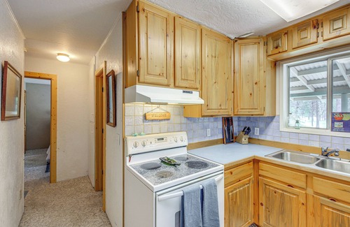 Sula Cabin | Close to Hiking & Skiing: Serene Sula Cabin