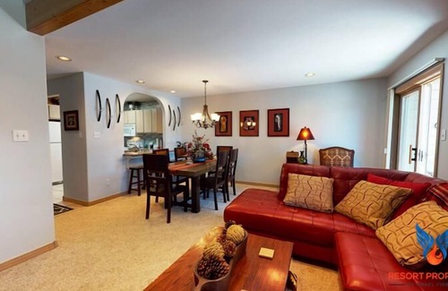 Angel Fire Condo | Close to Lifts | Executive-Style | Fireplace | Mountain Haven 14