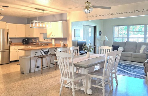 Alta Vista House | Close to Pickleball, Legacy Bike Trail, 15 min to Siesta Key beach
