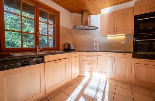 Barboleusaz Ski Chalet | Close to the arrival of the slopes, 750m from the Barboleuse train station.