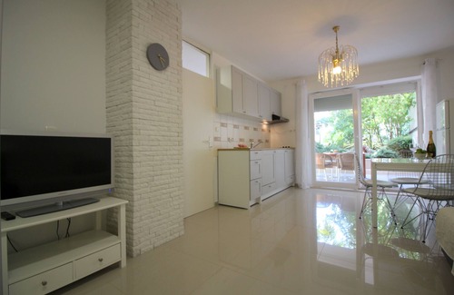 Brulo Apartment | Close to the beach, air-conditioned, city center, quiet location