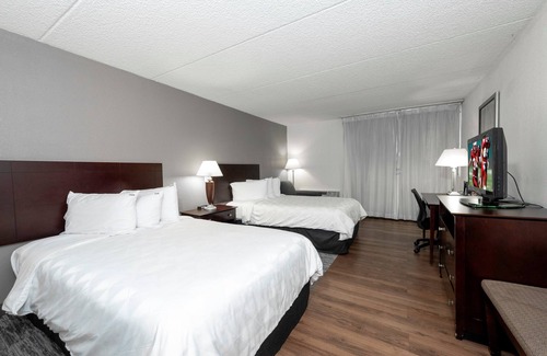 Carteret Hotel | Close To The Heart of Staten Island! Free Parking and Pet-friendly Property!