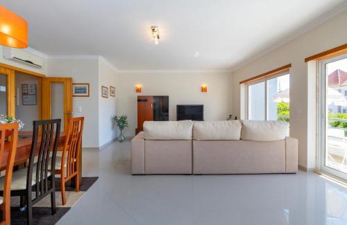 Praia de Santa Cruz Apartment | Close to the sea, to Lisbon and to your heart
