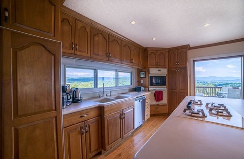 Lexington House | Close to VA Horse Ctr. and downtown Lexington, W&L, VMI. Sleeps 11. Mtn views.