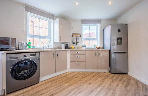 Acresford House | Close to Warwick University - Clover Way by Tŷ SA