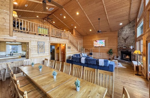 Bryson City Cabin | Cloud Nine Retreat; sleeps 12 | hot tub | gameroom