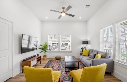 Greater East End House | Cloud9 Super-Luxe at East Downtown