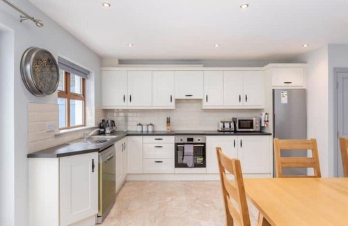 Dingle House | Clover House Dingle: Holiday Home