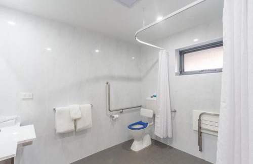 Cowra Hotel | Club Cowra Motel