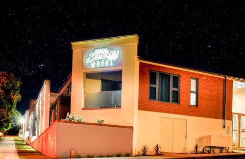 Cowra Hotel | Club Cowra Motel