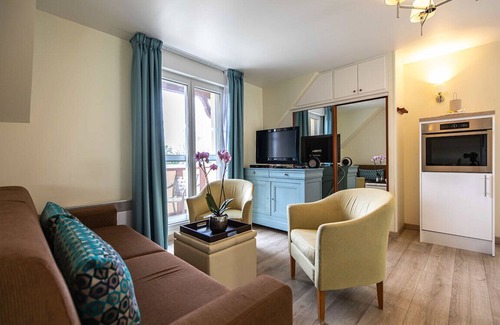 Connelles House | Club Wyndham Normandy