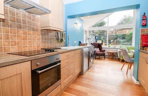 Harlech Cottage | Clyd Fan