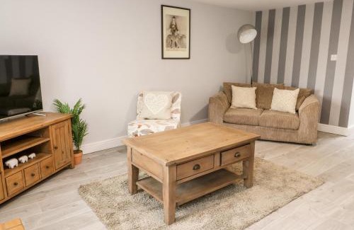 Llanerchymedd House | Clydfan Cottage