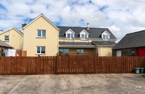 Tan-y-groes House | Cnwc Y Boidy Llangrannog