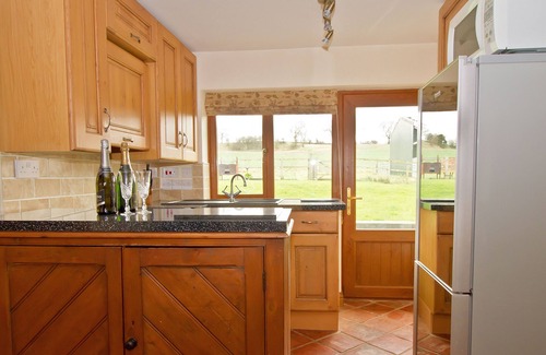 Alcester House | Coach House at Oaks Barn Farm, optional salt water hot tub near to Stratford.