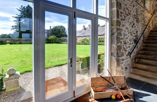 Flintshire House | Coach House - Four Bedroom House, Sleeps 8