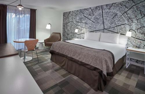 Canmore Hotel | Coast Canmore Hotel & Conference Centre
